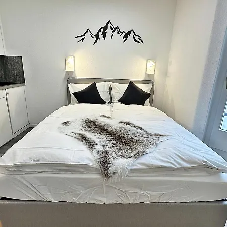 Bijou, Holz, Zentral, Mit Garage Und Pool -cb102-b