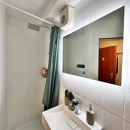 Bijou, Holz, Zentral, Mit Garage Und Pool -cb102-b *