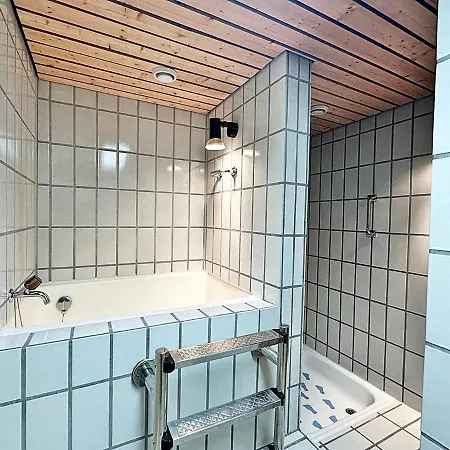 Bijou, Holz, Zentral, Mit Garage Und Pool -cb102-b