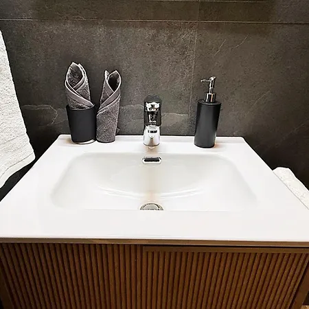 Bijou, Holz, Zentral, Mit Garage Und Pool -cb102-b * سانت موريتز